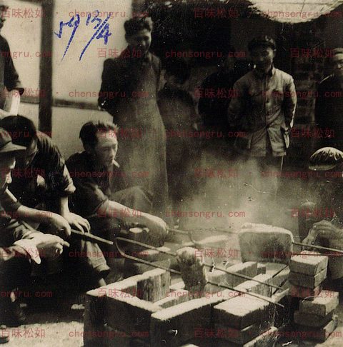 Preparing char siu chicken at Shengdeng Temple, April 1959